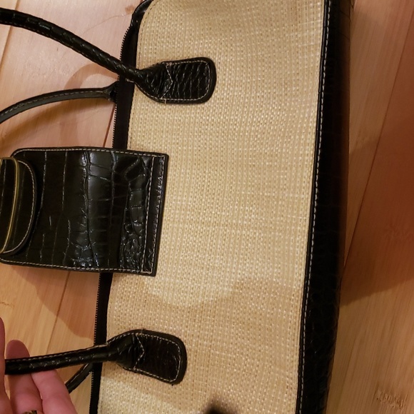 Basket weave purse with faux look black trim - Picture 9 of 12